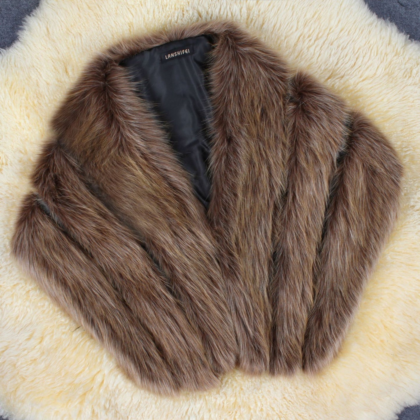 Accesorios para complementar el chal de novia