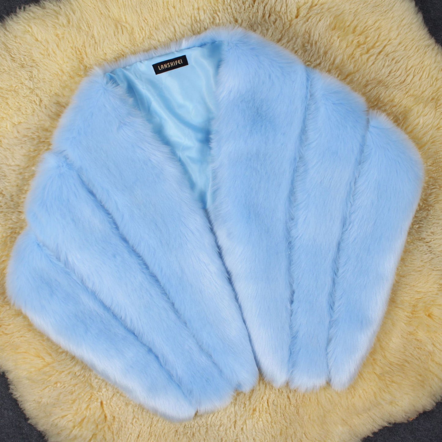 Accesorios para complementar el chal de novia