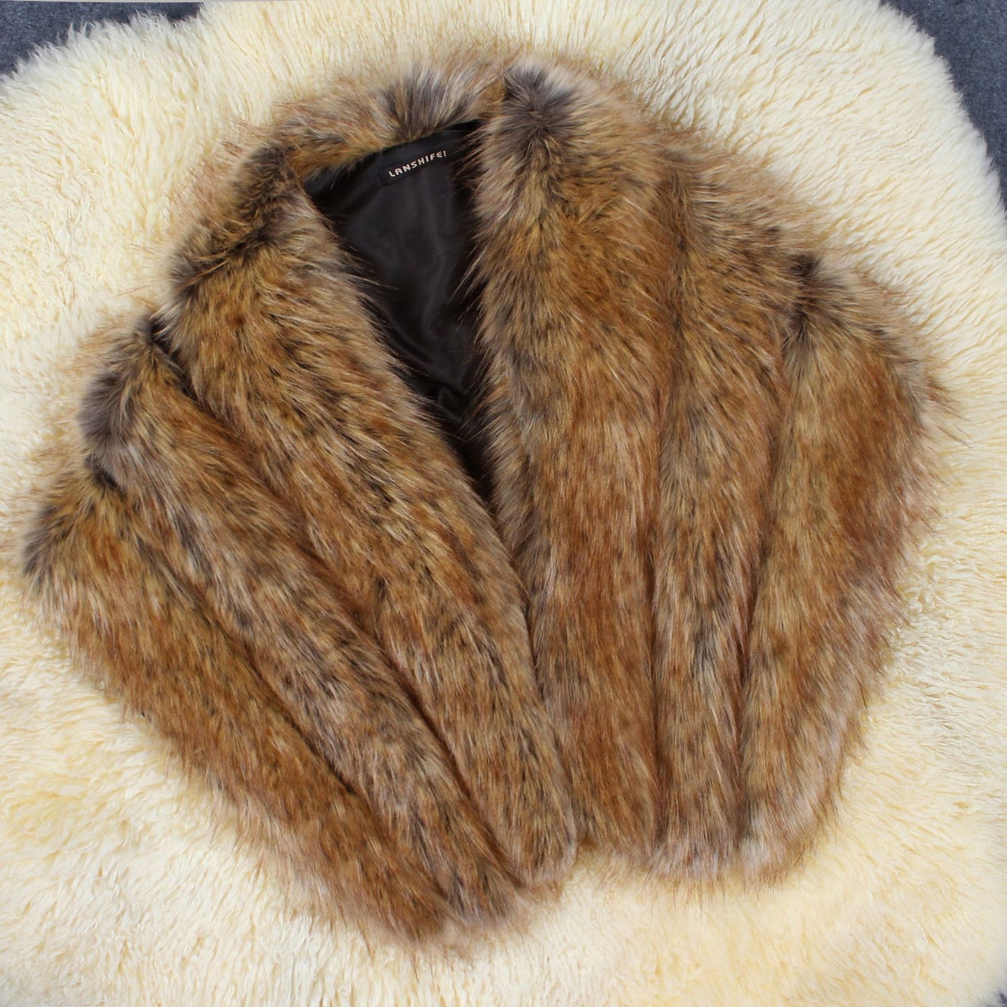 Accesorios para complementar el chal de novia