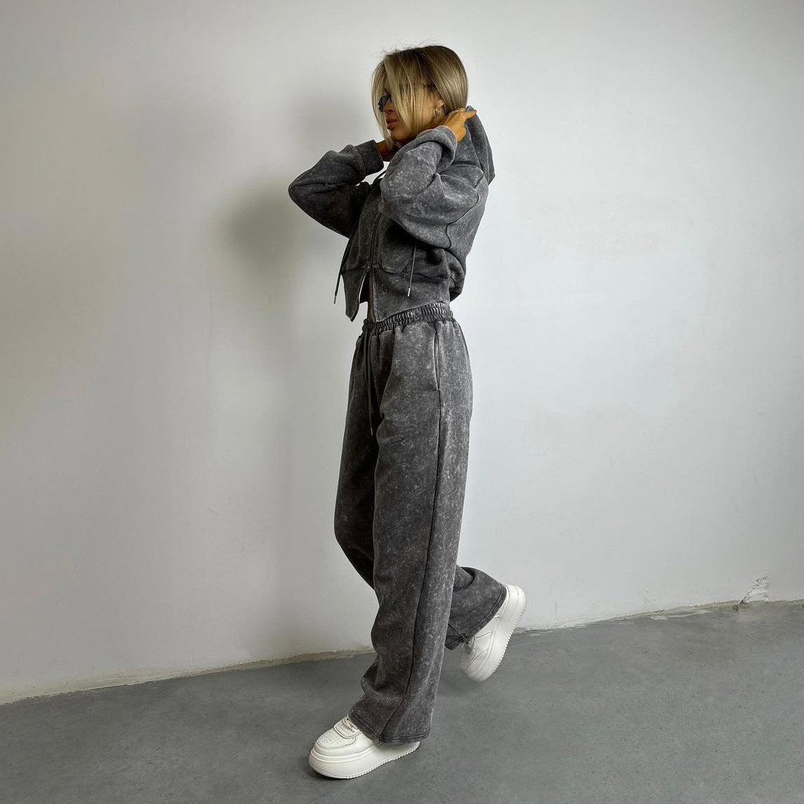 Conjunto de suéter con capucha desgastado para mujer